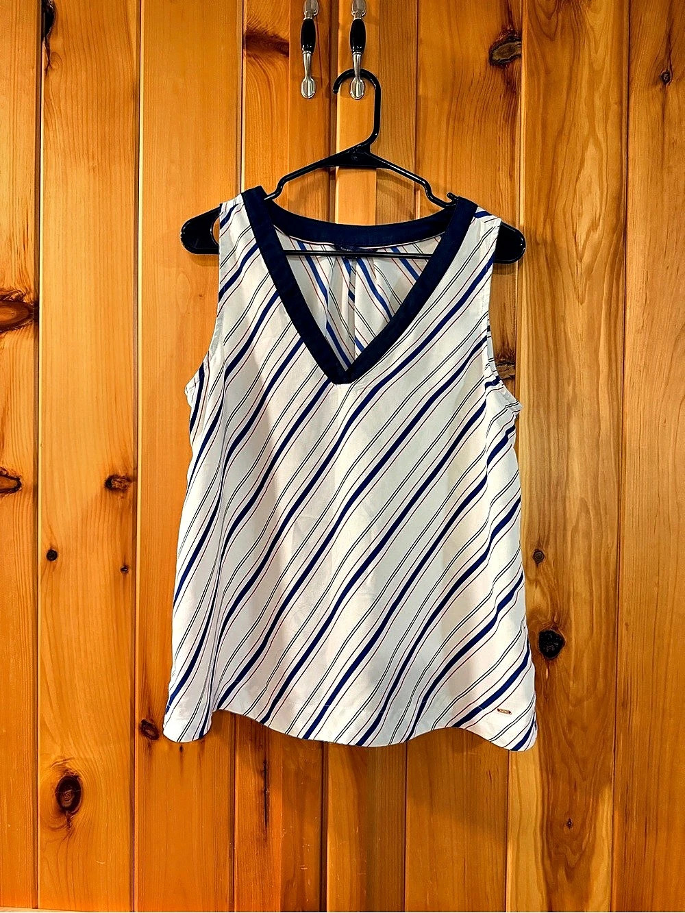Tommy Hilfiger Striped V-Neck Tank Top in White & Blue Size Medium
